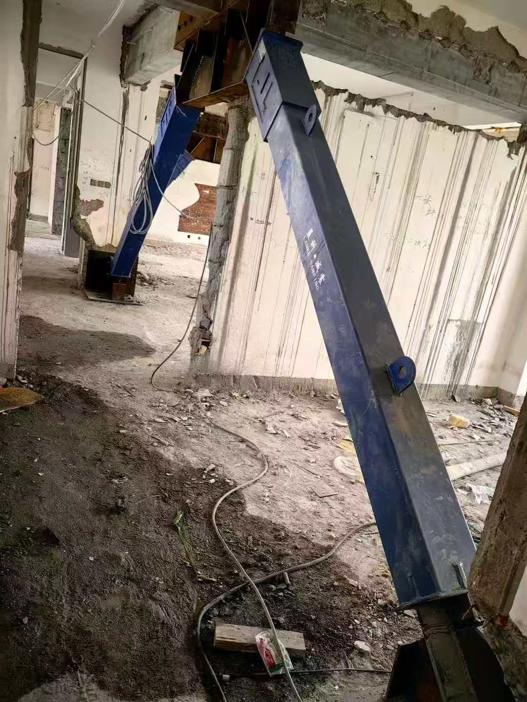 长武柱子粘钢加固施工工艺